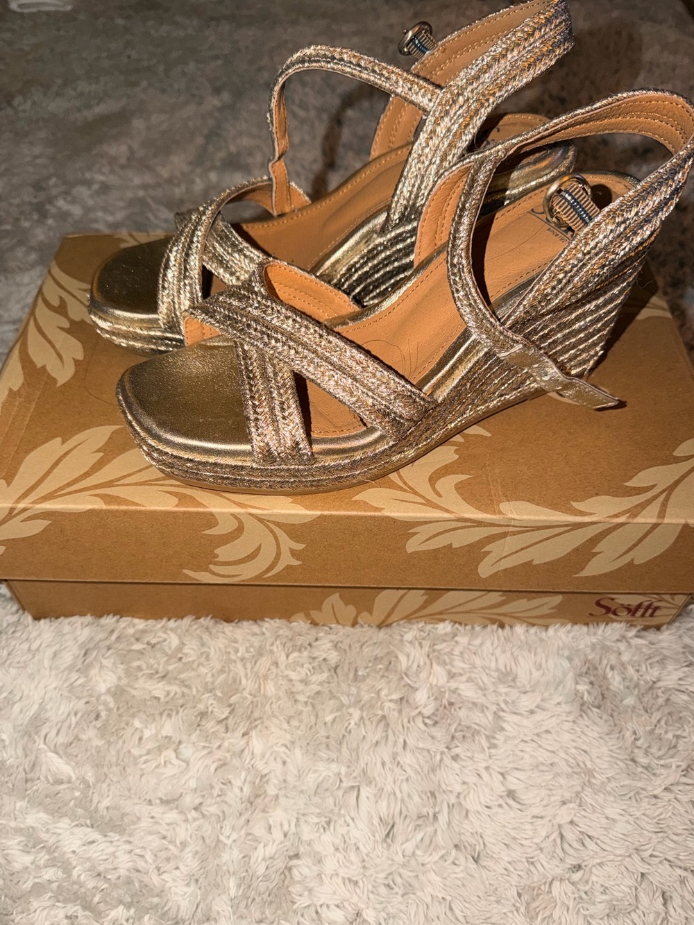 Sofft Gold Braided Espadrille Wedge Sandals New in Box